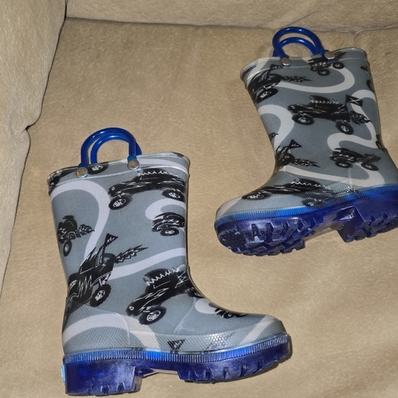 Zoogs Kids Pull-On Rain Boots Size ATV Monster Truck Print Boots Size 5 Toddler - Picture 2 of 8